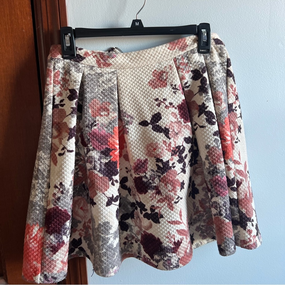 H &M mini skirt size 6